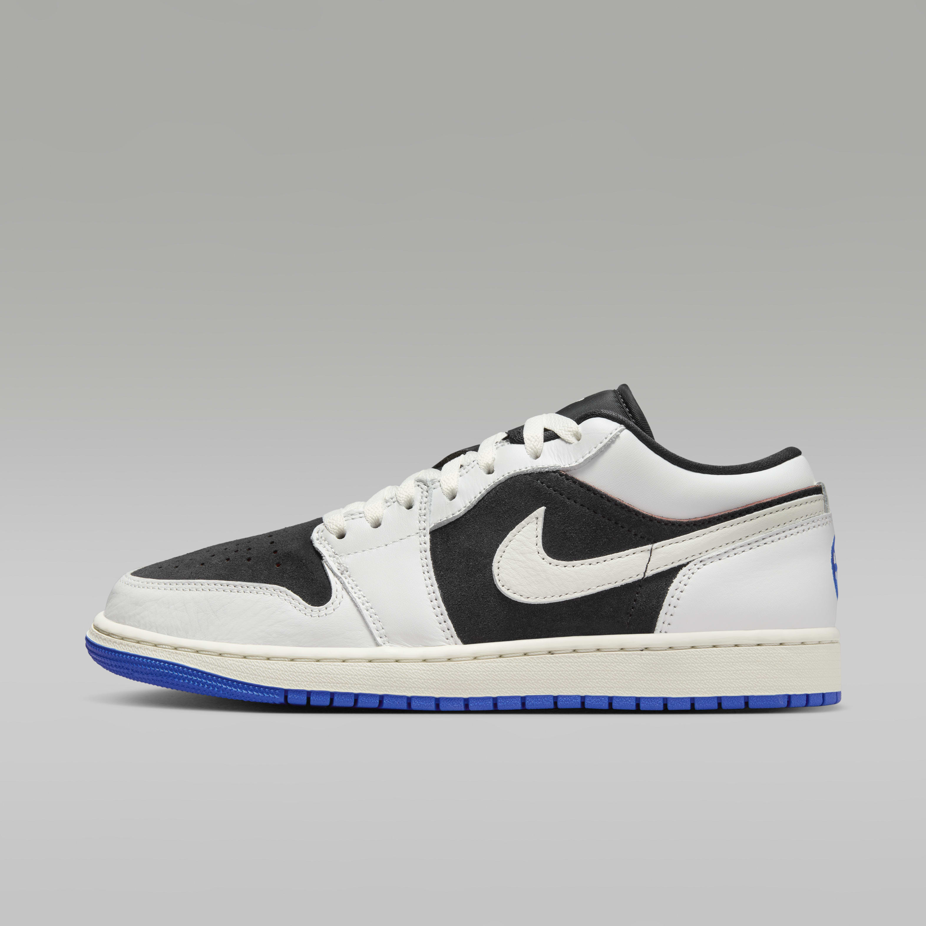 Black and white air jordan retro 1 shop